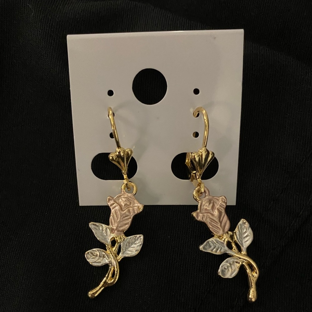 Plated Gold Flower Earrings
